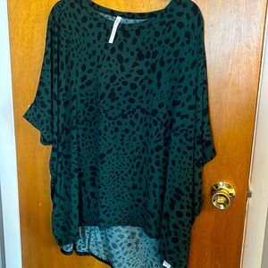 Dear Scarlett Boutique Tunic Top Large